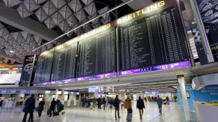 Европейската комисия съобщи че препоръчва пътуващите от Китай към ЕС