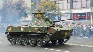 Украински военни машини навлизат в столицата Киев за да я