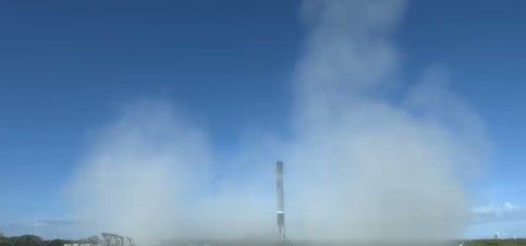SpaceX изстреля ракета със 105 малки сателита в ниска околоземна