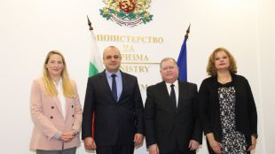 Министърът на туризма Христо Проданов проведе работна среща с посланика
