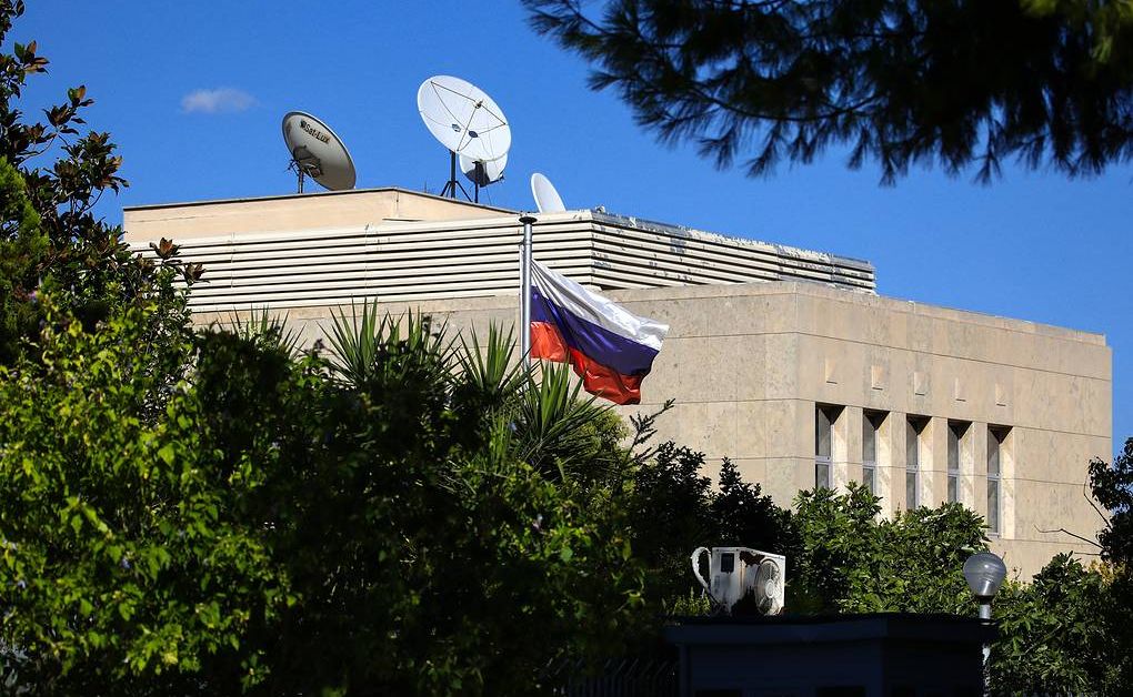 Руското посолство обвинява Гърция, политици и държавници, депутати, партийни служители,