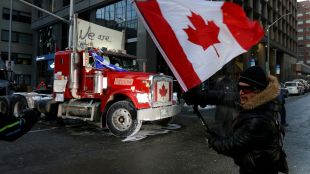 Конвой на свободата блокира канадската столица вече над 10 дниДемонстрантите