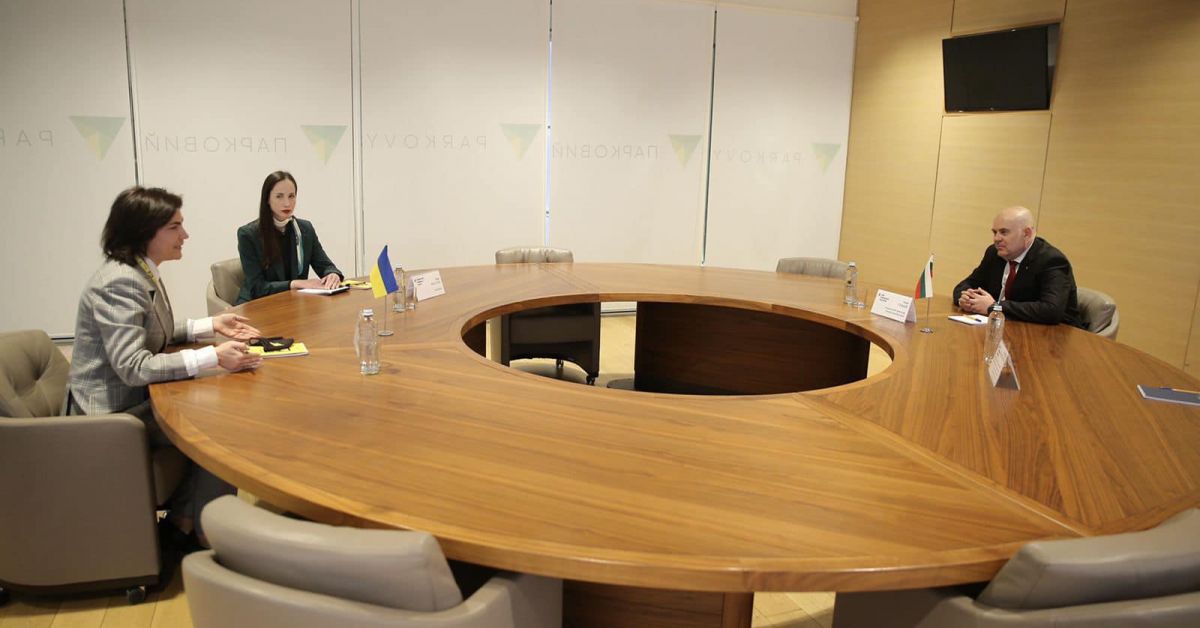 Главният прокурор Иван Гешев проведе телефонен разговор с г-жа Ирина