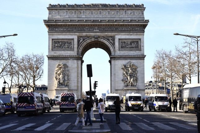 Френският Конвой на свободата в протест срещу COVID рестрикциите премина