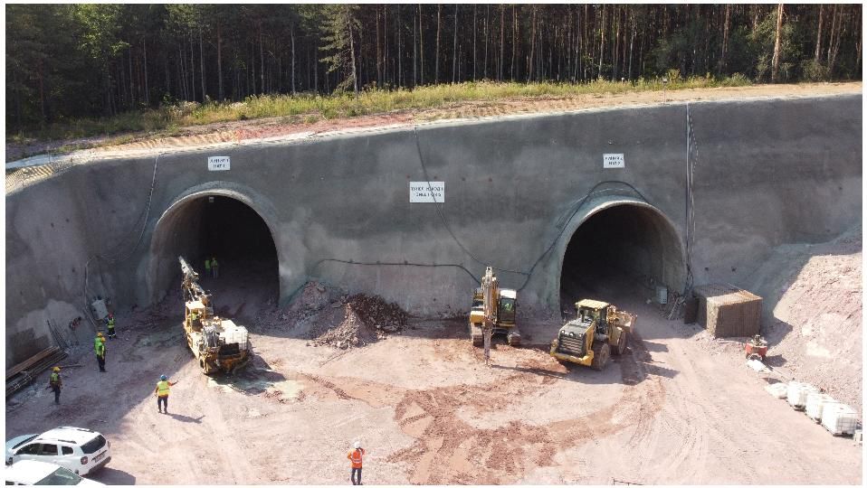 Изградени са над 1400 метра тунели от най-мащабния жп проект