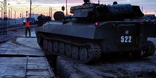 Близо 10 руски военни конвоя с едрогабаритни, тежки и опасни