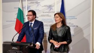 Питаме министър председателя защо не брани позицията постигната от българската държава
