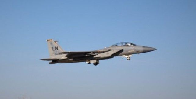 Осем допълнителни американски изтребителя F-15 пристигнаха в Полша в рамките