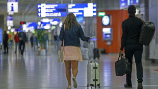 Без тест ще влизат в Гърция от понеделник всички туристи