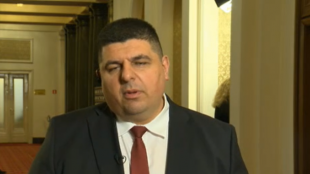Демократична България е притеснена от увеличението на дефицита заложен в