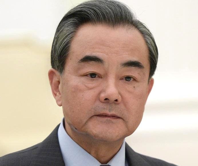 Китайският външен министър Ван И предупреди Съединените щати, че борбата