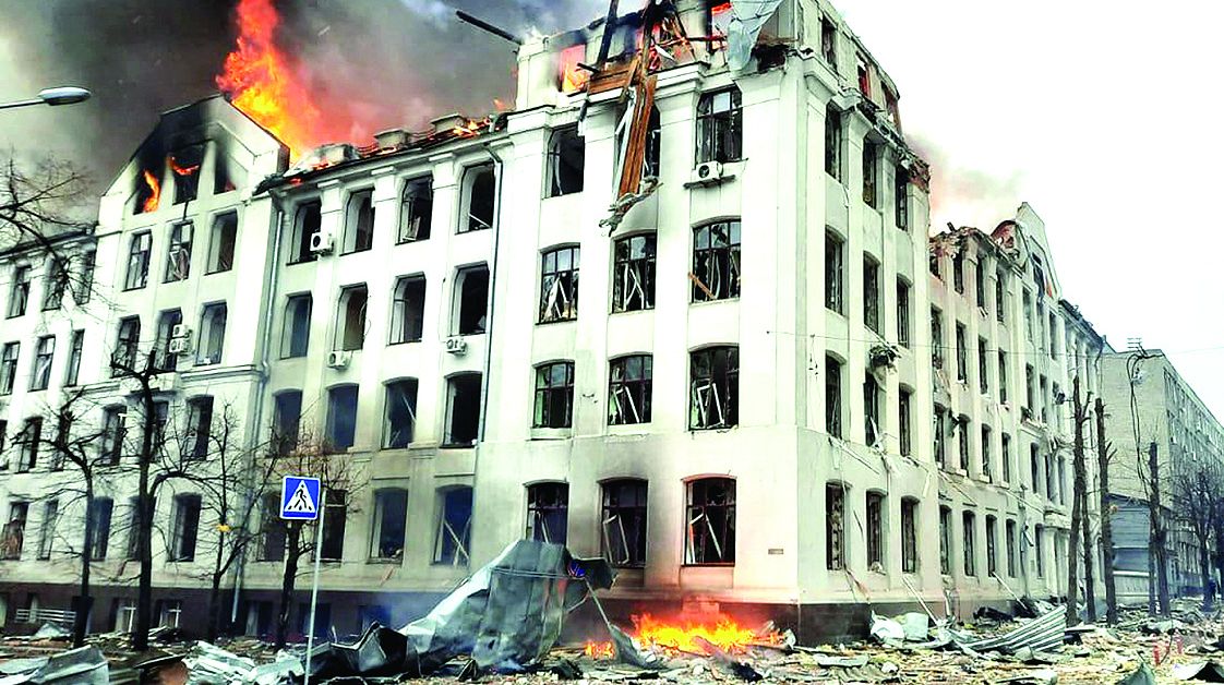 Източноукраинският град Харков е бил ударен от няколко руски ракети,
