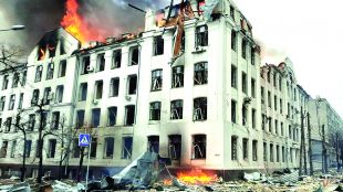 Източноукраинският град Харков е бил ударен от няколко руски ракети