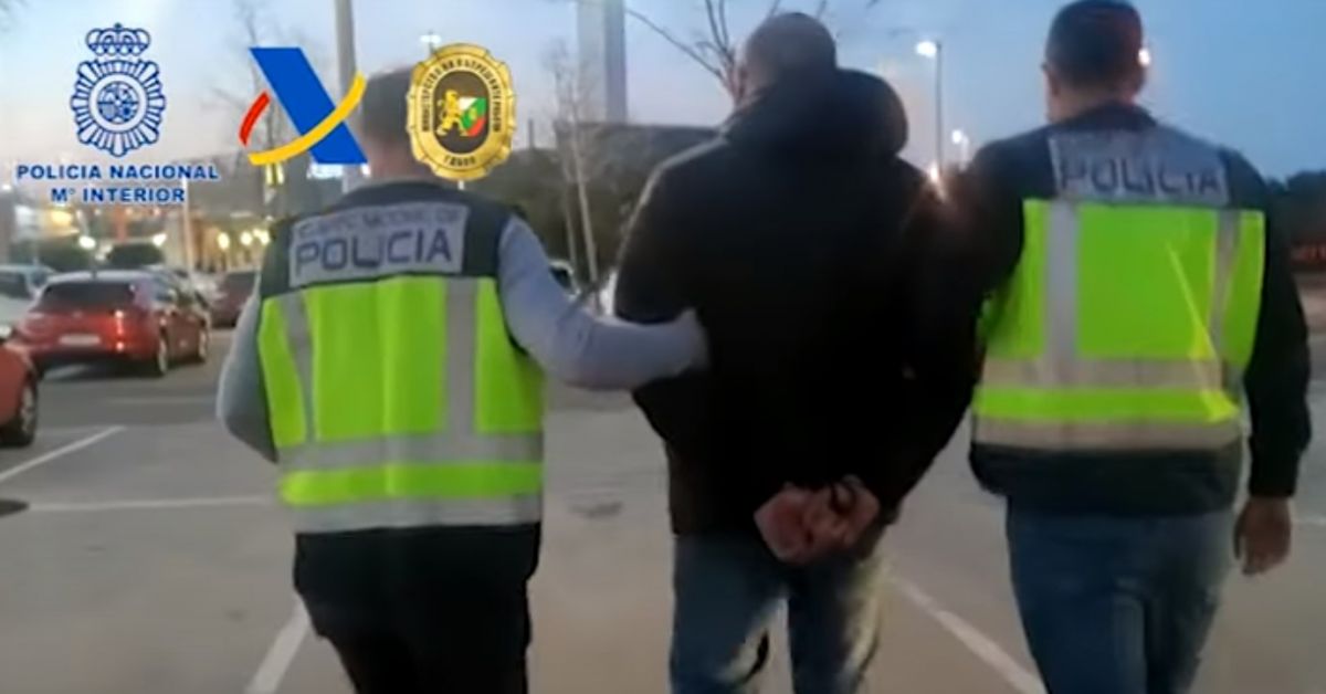 Разкритие в ИспанияШеф е българин, арестувани са общо 20 душиФабрика