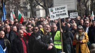 След провала на преговорите на синдикатите с Рашков и ПетковОстават