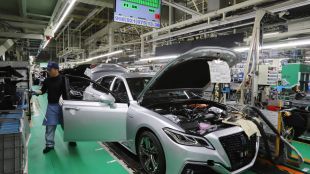 Най големият световен автомобилостроител японската корпорация Тойота Toyota Motor спря производството