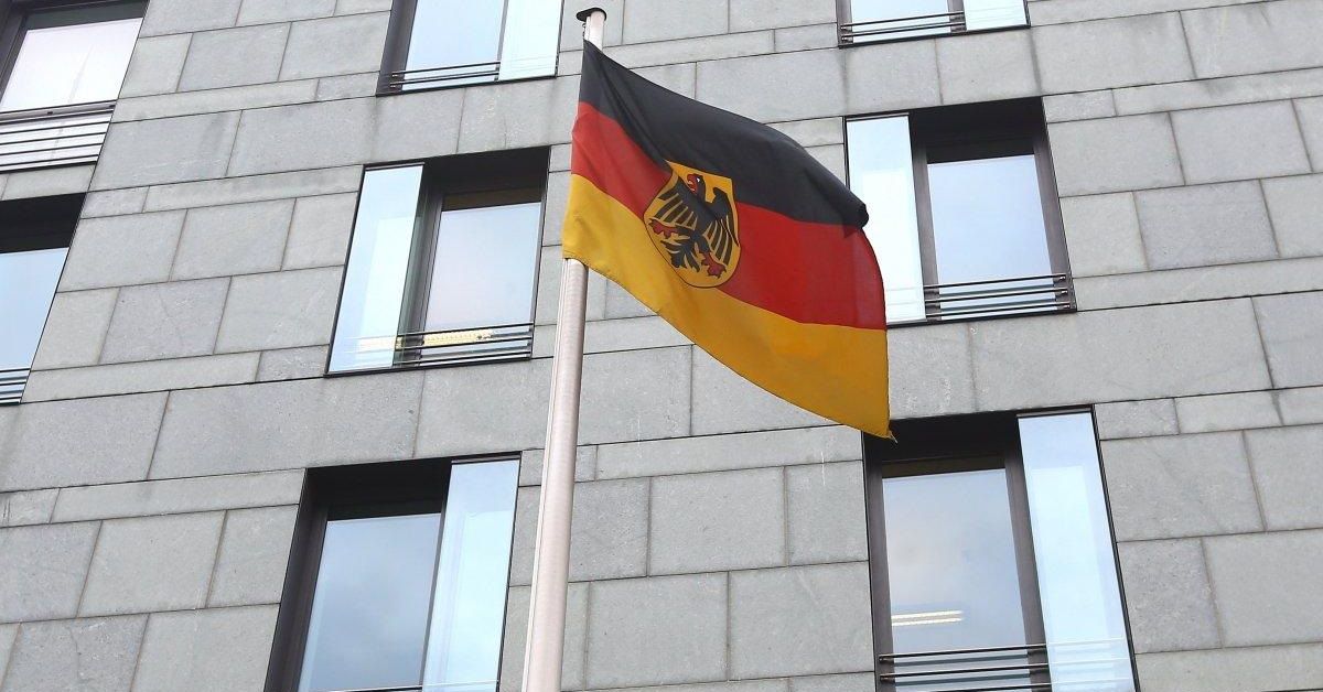 Германски прокурори днес съобщиха, че са повдигнали обвинение срещу бивш