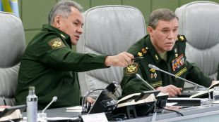 Министърът на отбраната на Руската федерация Сергей Шойгу началникът на