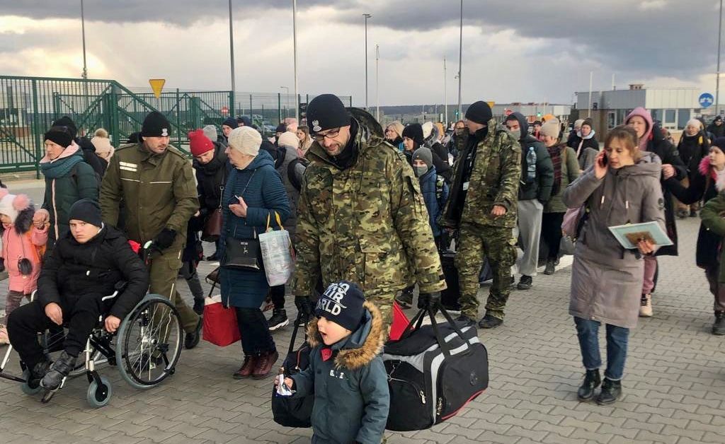 Над 10,5 милиона души са напуснали Украйна от началото на