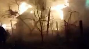 Спасителна операция в украинския град Житомир за издирването на оцелели