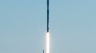 Американската компания Спейс Екс изстреля ракета носител Фалкон 9 от
