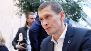 Член на латвийския парламент се присъедини към борбата с руските