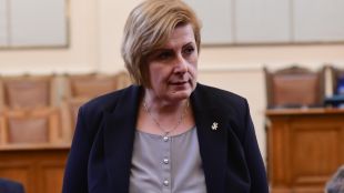 Елена Гунчева е депозирала оставката си като народен представител в