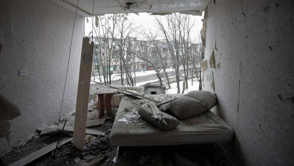 Читатели на Труд в Харков изпратиха снимки на разрушени жилищни