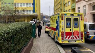 Ученик уби учител с мачете в средно училище в Прага Ученикът