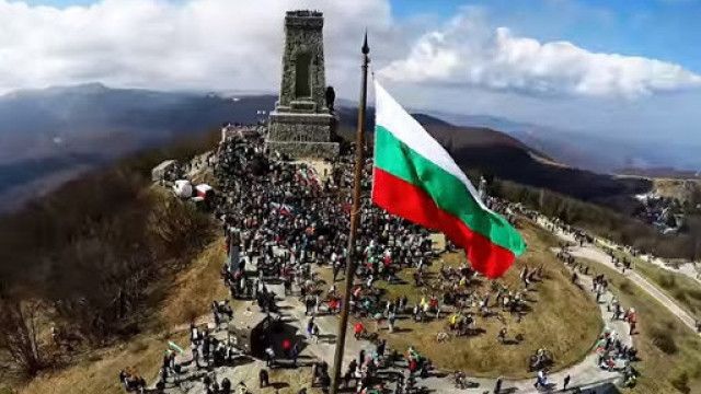България чества националния си празник – 3-ти март. На днешния