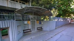 Заради липса на персонал временно затварят консулския отдел в София