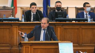 Депутати се карат за процедурните правила за СЕМАсен Григоров който
