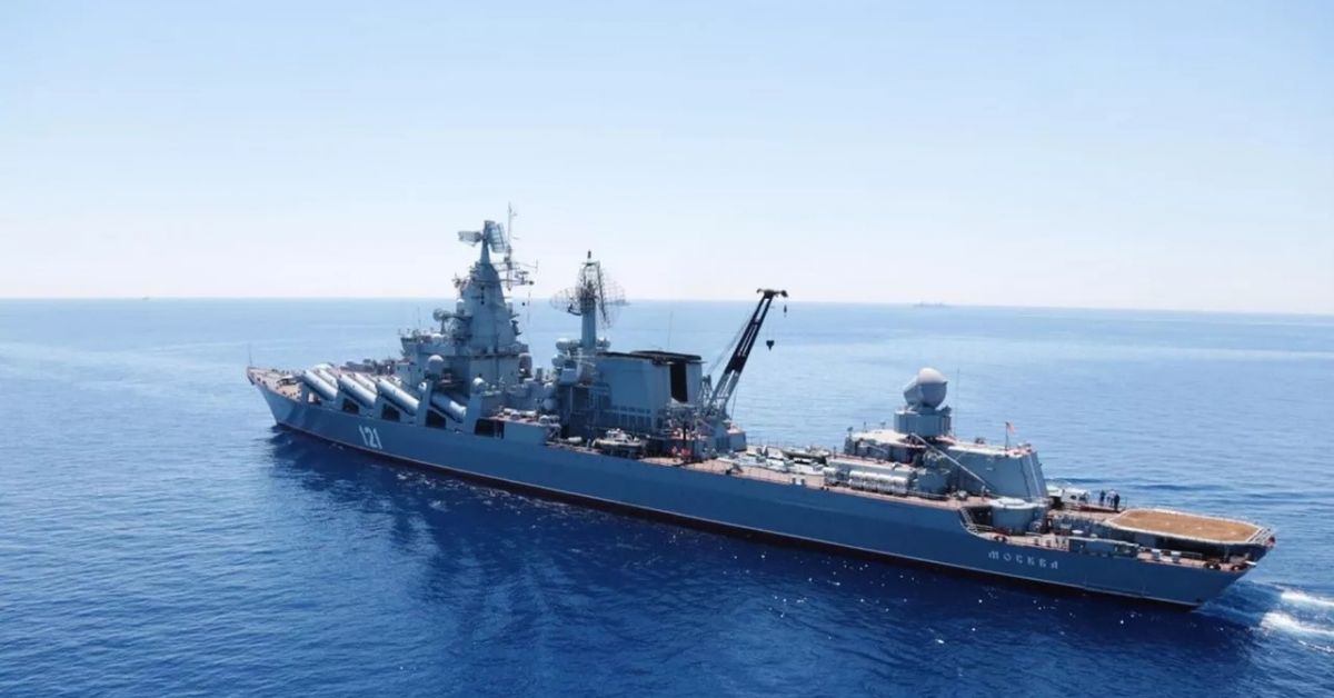 Ракетният крайцер Москва, флагманът на руския Черноморски флот, който беше
