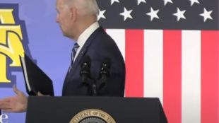 Американският президент Джо Байдън остана с празни ръце ръкувайки се