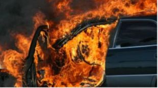 Шест автомобила и 2 мотоциклета са изгорели при пожар в