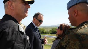 България може да окаже техническа помощ на Украйна увери ЗаковДва