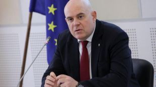 Главният прокурор Иван Гешев обвини служебният министър на правосъдието Крум