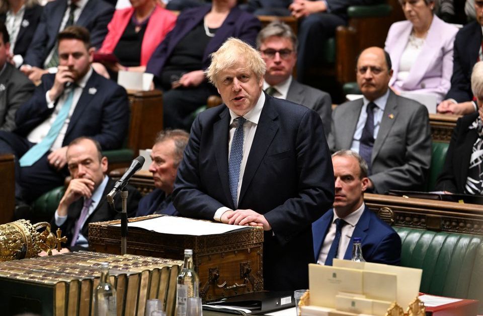Бившият британски министър-председател Борис Джонсън съобщи, че напуска депутатското си