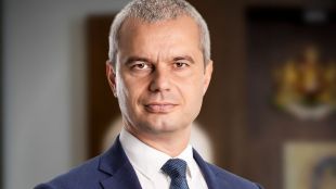 Според лидера на партия Възраждане Костадин Костадинов въвеждането на еврото