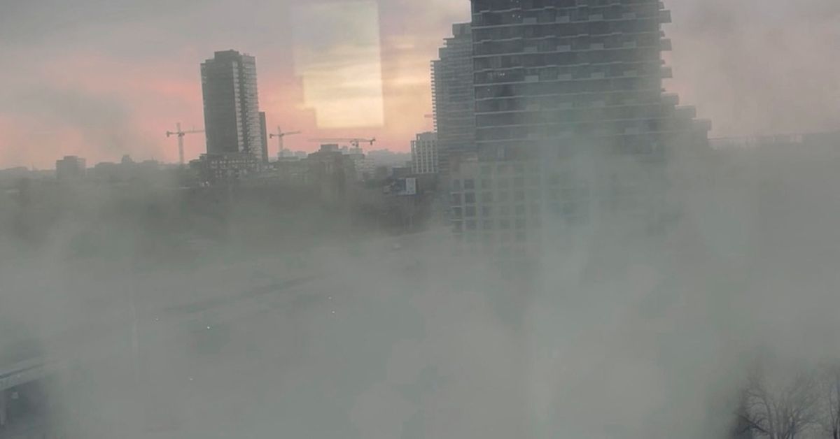 Огромен прашен облак премина през Торонто в Канада и беше