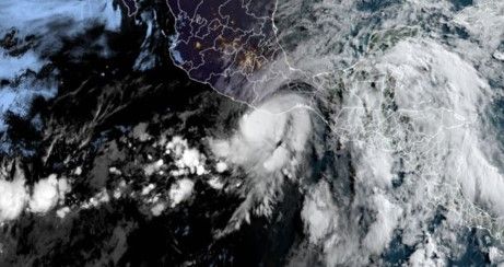 Най-силният ураган в източната част на Тихия океан, достигнал сушата