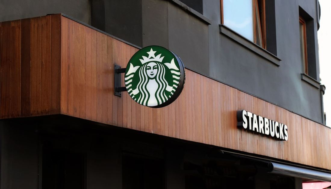 Старбъкс Корпорейшън“ (Starbucks Corp.) потвърди в понеделник, че компанията ще