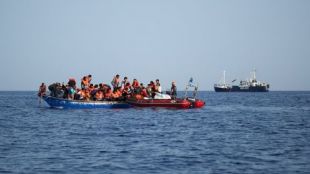 Около 100 нелегални мигранти пристигнаха в Кипър с три лодки