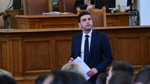 Националният съвет на Продължаваме промяната взе решение Никола Минчев да
