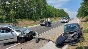 Петима пострадаха при катастрофа на пътя Узунджово Хасково Старазагорско Пежо