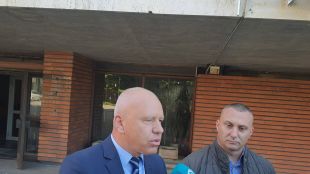 Шестима са с обвинения след разбития от антимафиотите и ДАНС в Сливен контрабанден канал за цигари, иззети са 7 кг злато и голяма сума пари