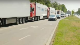 Над 30 тира блокираха Цариградско шосе в Пловдив в знак