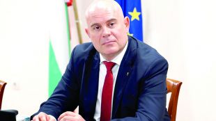 Делегация на Прокуратурата на Република България начело с главния прокурор