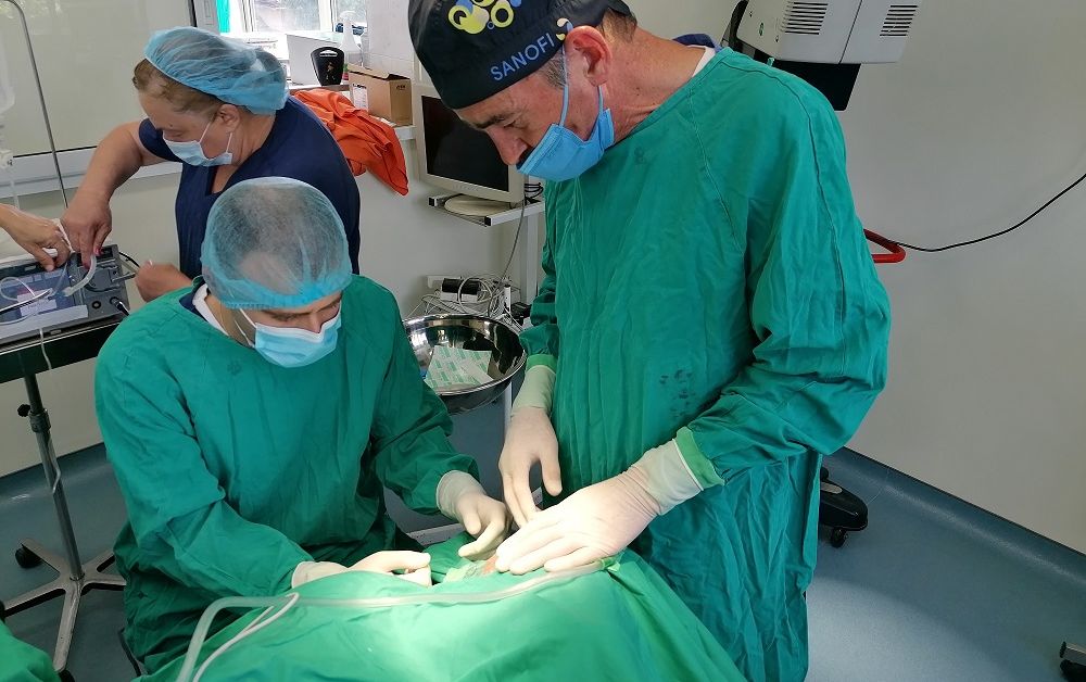 Костен имплант бе поставен за първи път в БългарияУстройството предава