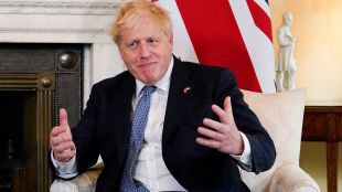 Бившият британски премиер Борис Джонсън е получил към 315 000